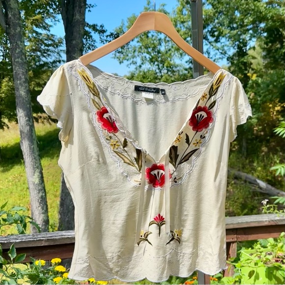 Heart Moon Star Tops - Heart Moon Star, 100% Silk Embroidered Blouse, Size Medium